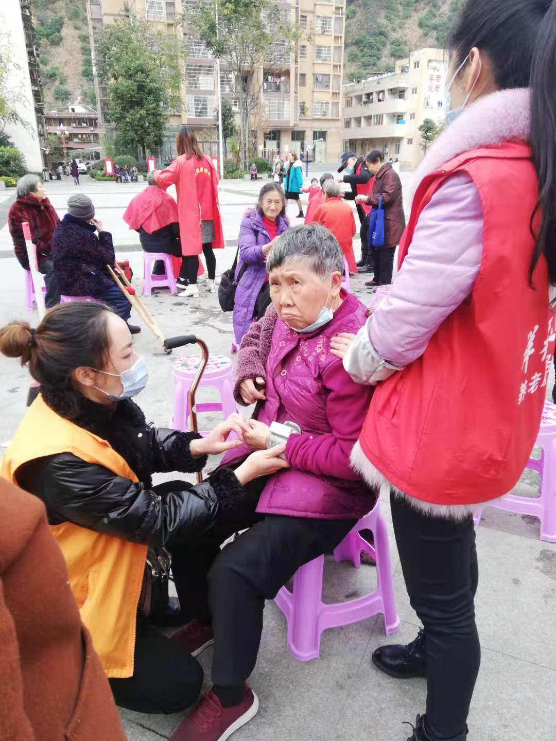 测血压.jpg