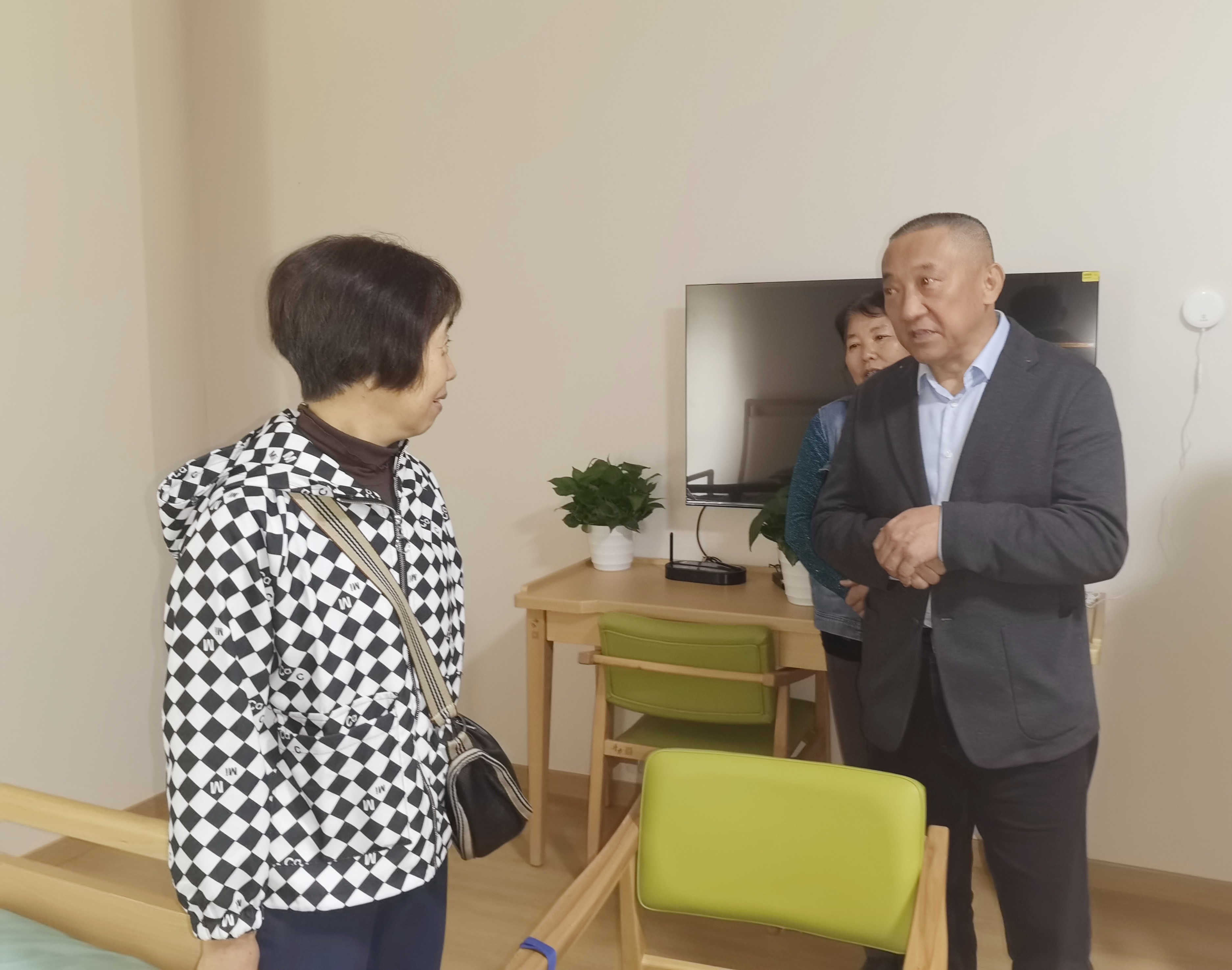 老人房间.jpg